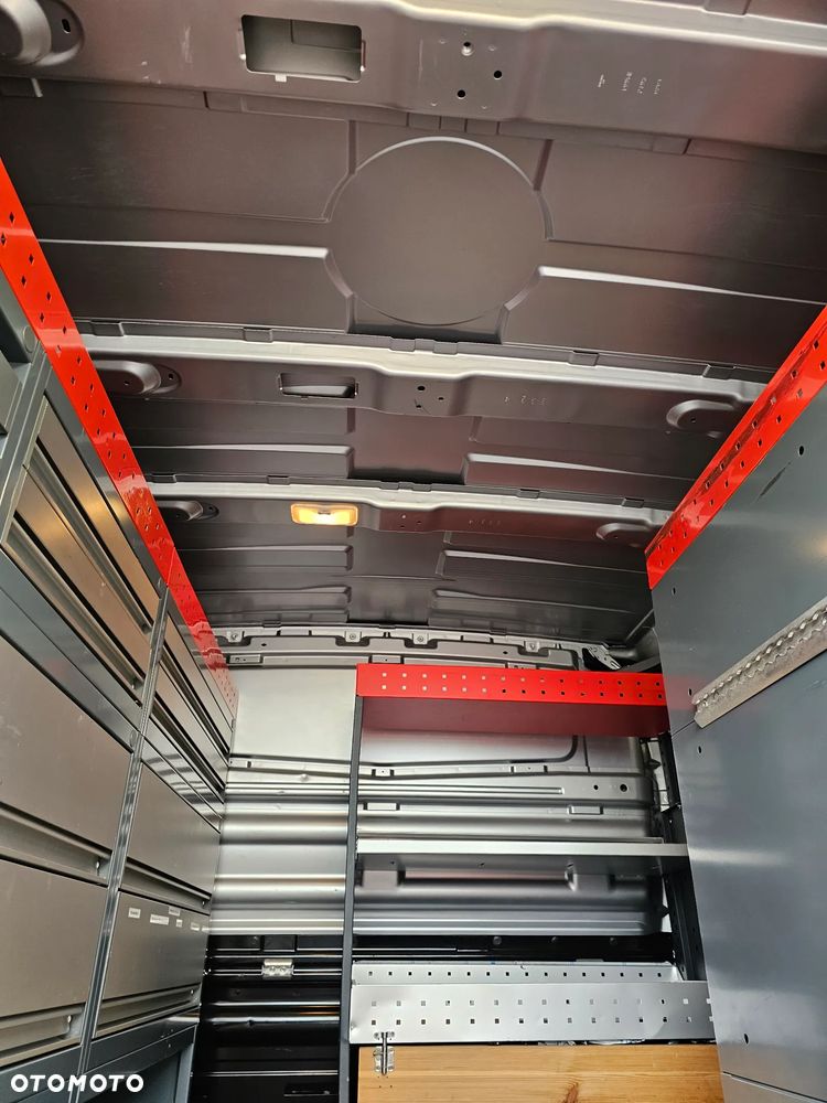 Renault Trafic - 16