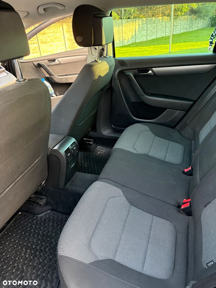 Volkswagen Passat 2.0 TDI Comfortline DSG - 14
