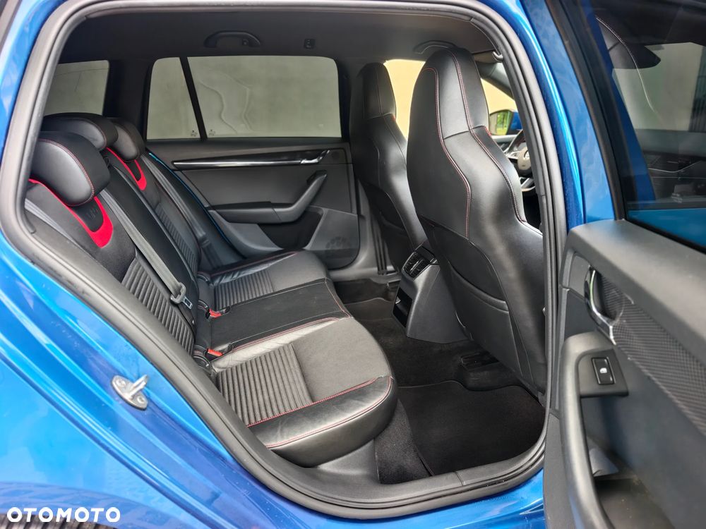 Skoda Octavia 2.0 TDI DSG RS - 19