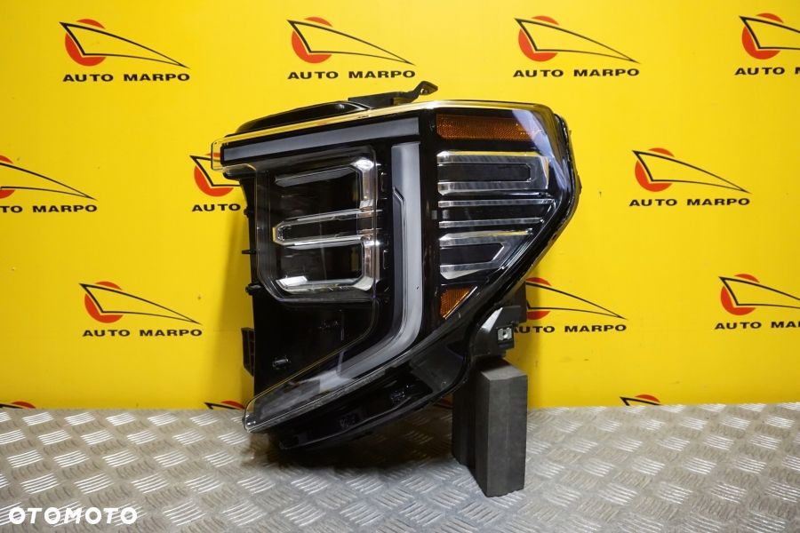 GMC SIERRA 1500 2022 - REFLEKTOR LAMPA PRZÓD LED LEWA SREBRNA USA - 2