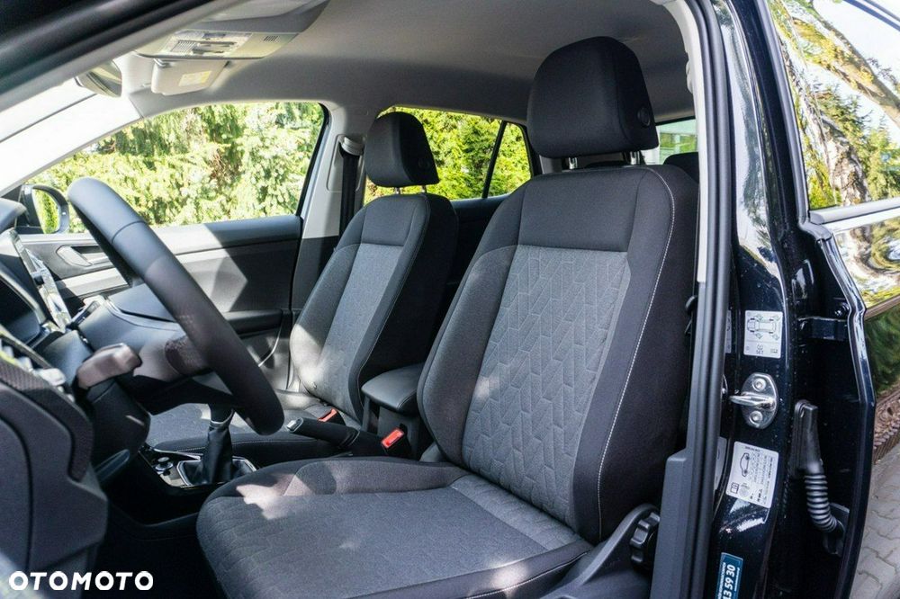 Volkswagen T-Cross - 13