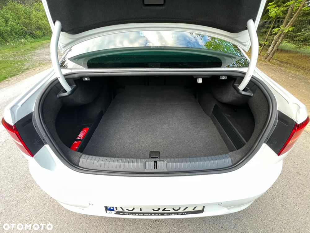 Volkswagen Passat 2.0 TDI BMT Highline DSG - 17