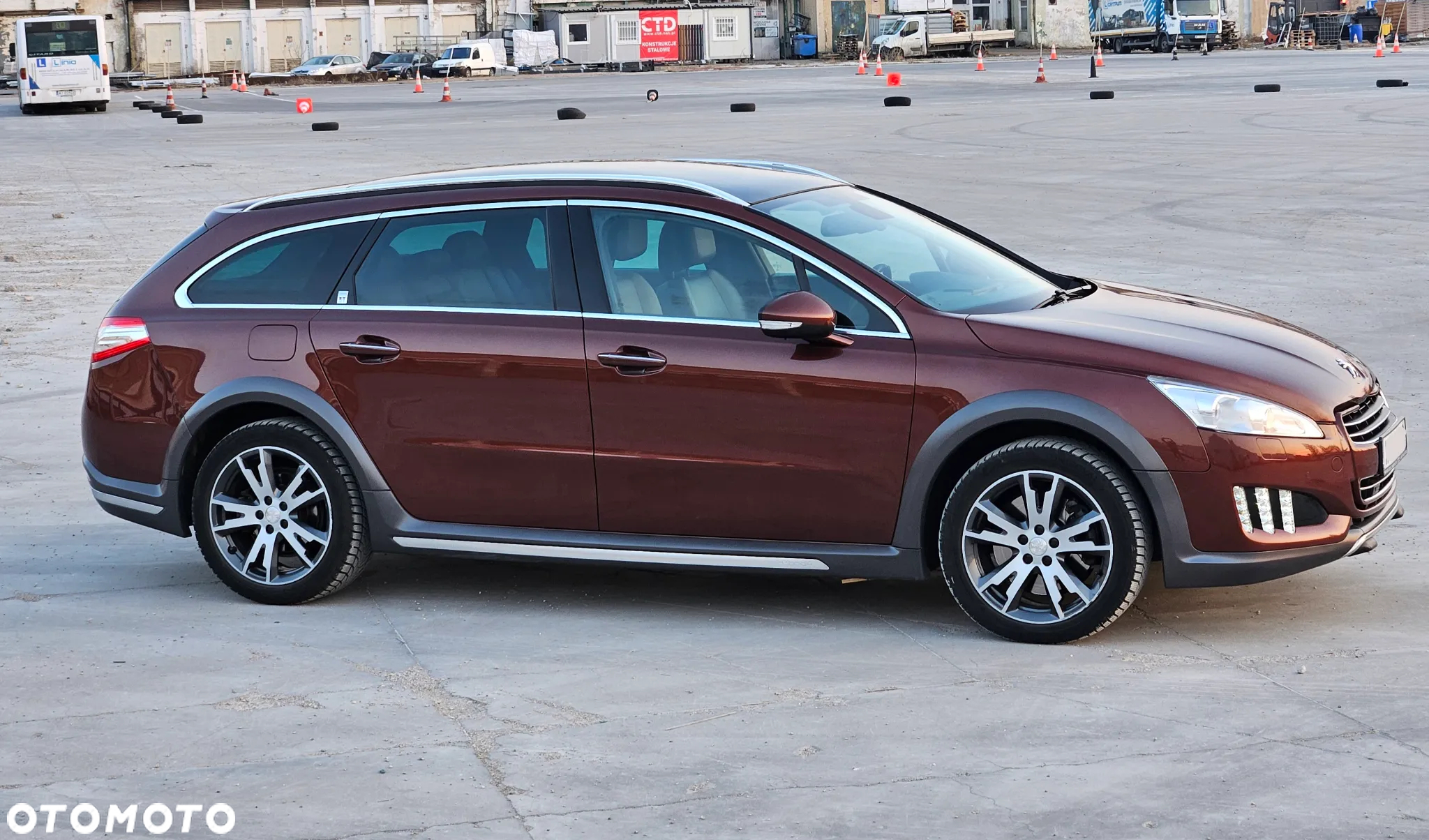 Peugeot 508 RXH 2.0 HDi HYbrid4 - 5