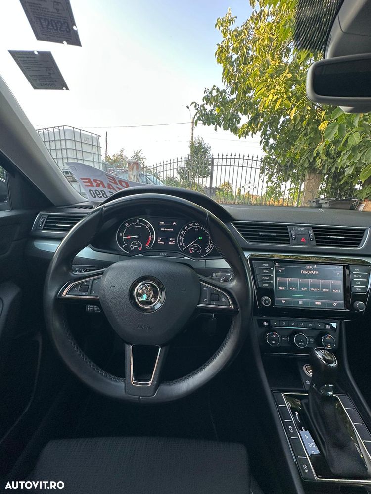 Skoda Superb 2.0 TDI DSG Sportline - 10