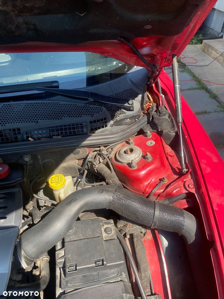 Alfa Romeo 147 1.9 JTDM 8V - 26