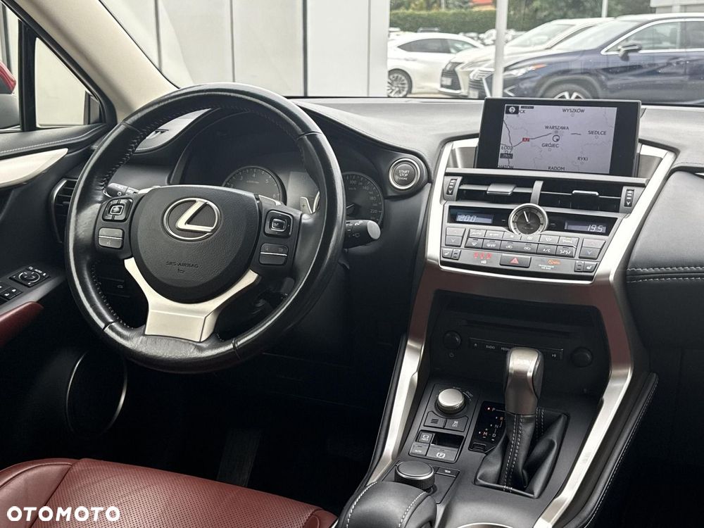 Lexus NX 200t Comfort AWD - 21