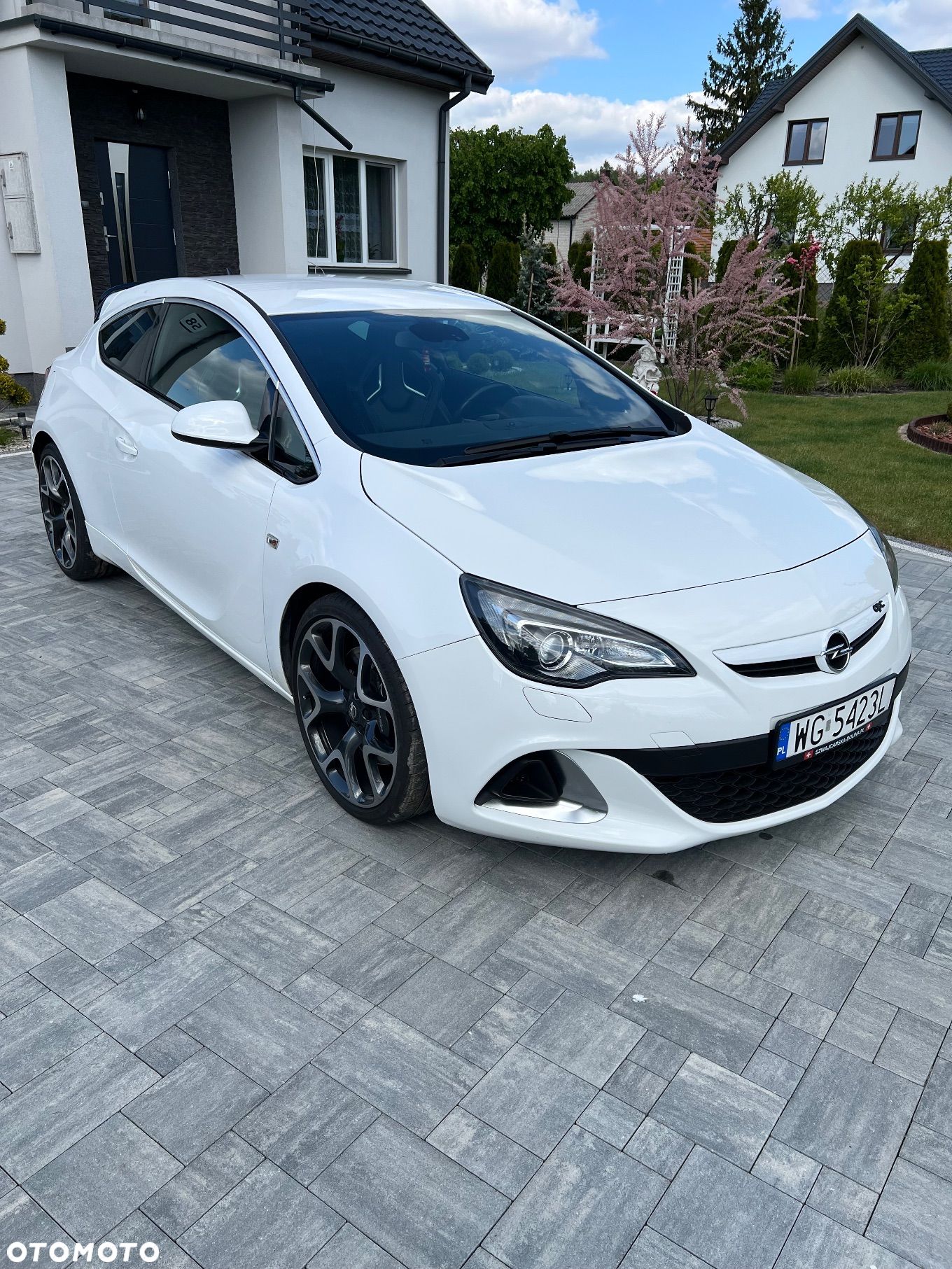 Opel Astra IV GTC OPC - 1