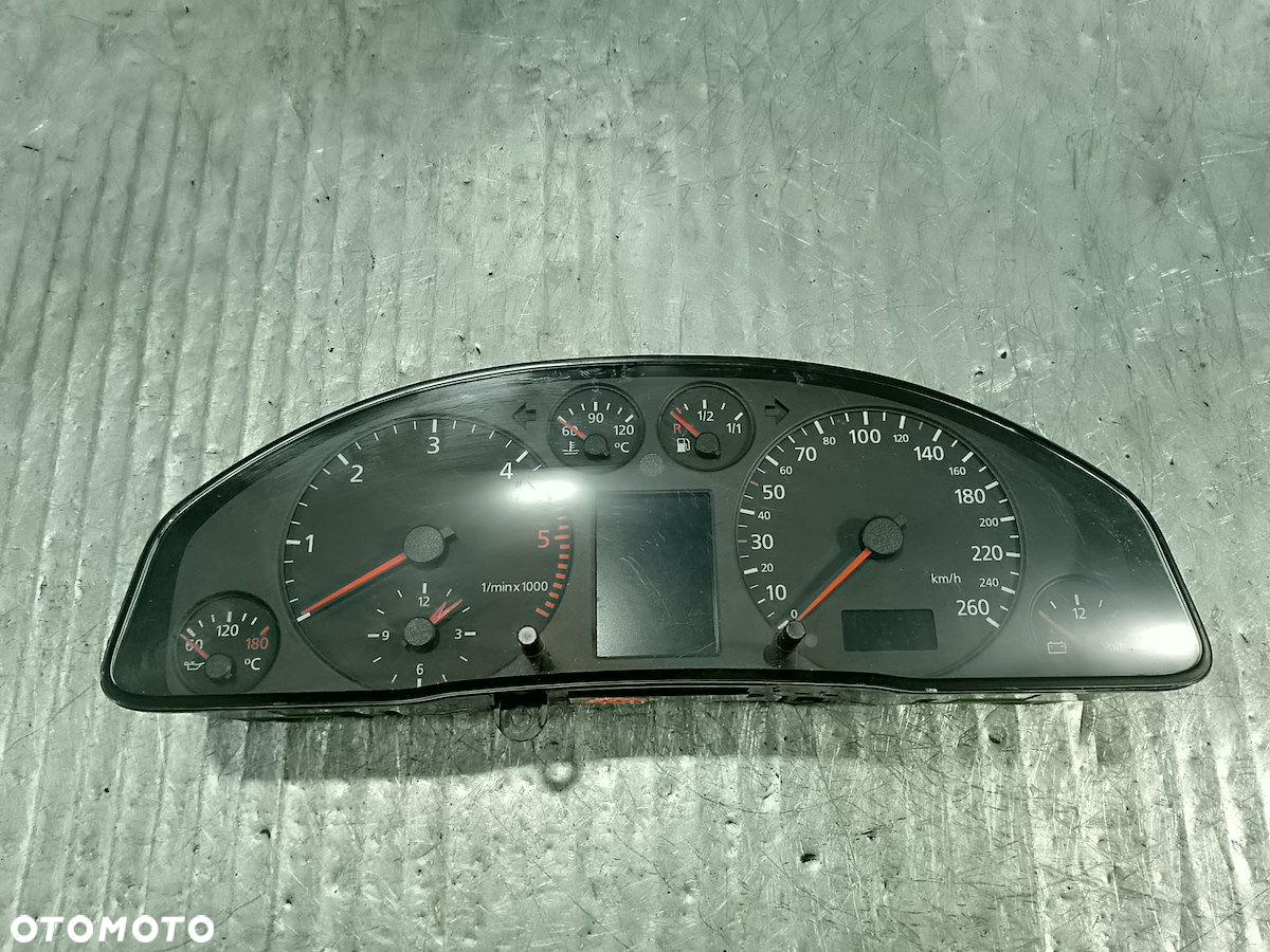 LICZNIK AUDI A6 C5 4B0919881X 110.208.890/016 2.5 TDI - 2