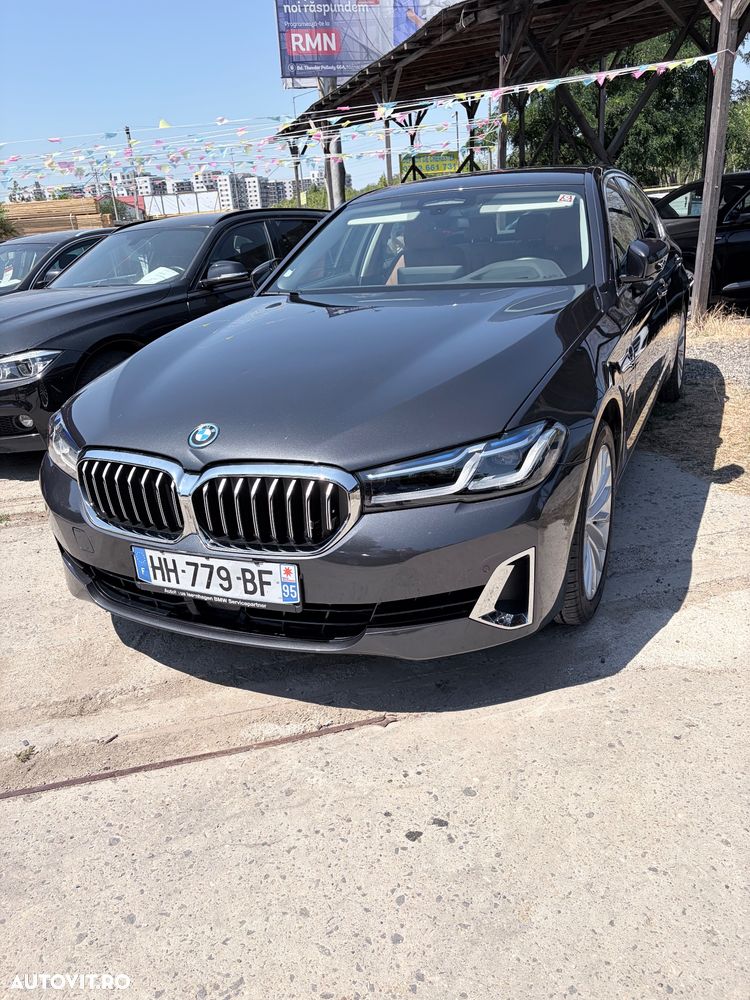 BMW Seria 5 520e Aut. Luxury Line - 9