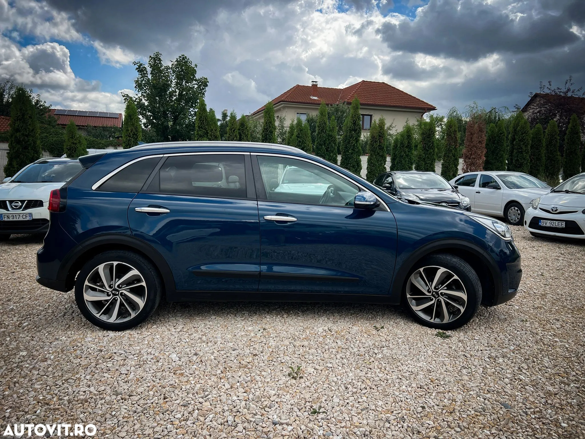 Kia Niro 1.6 GDI HEV 2WD OPF Aut. Edition 7 - 3