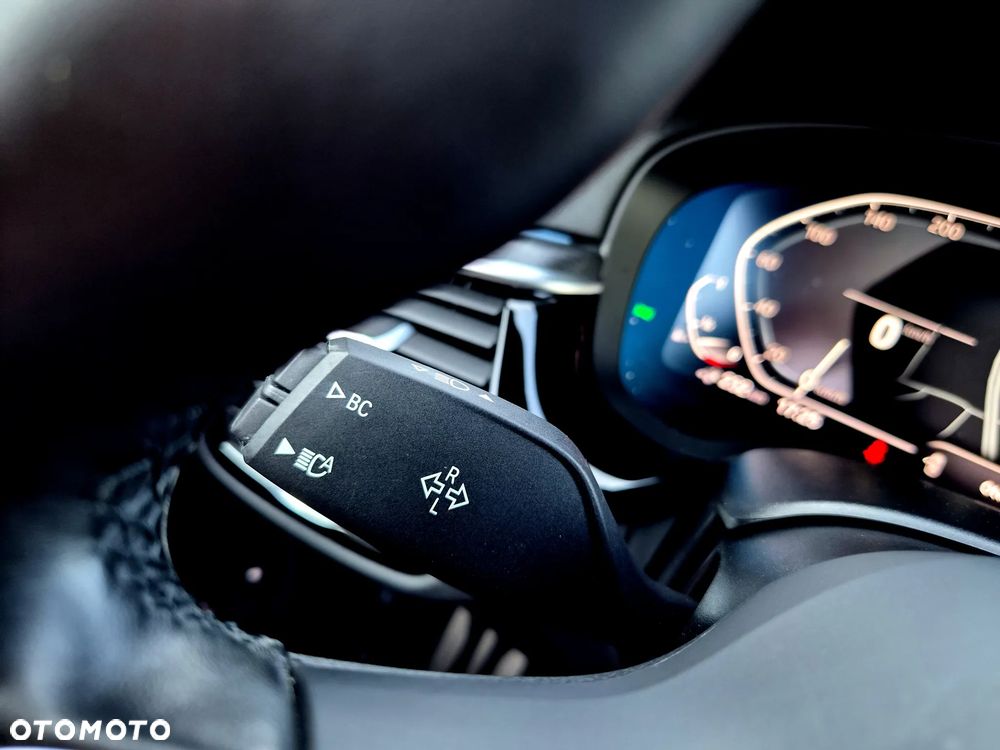 BMW Seria 5 520e M Sport sport - 19