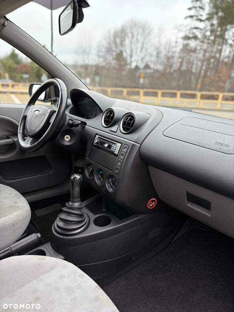 Ford Fiesta - 8