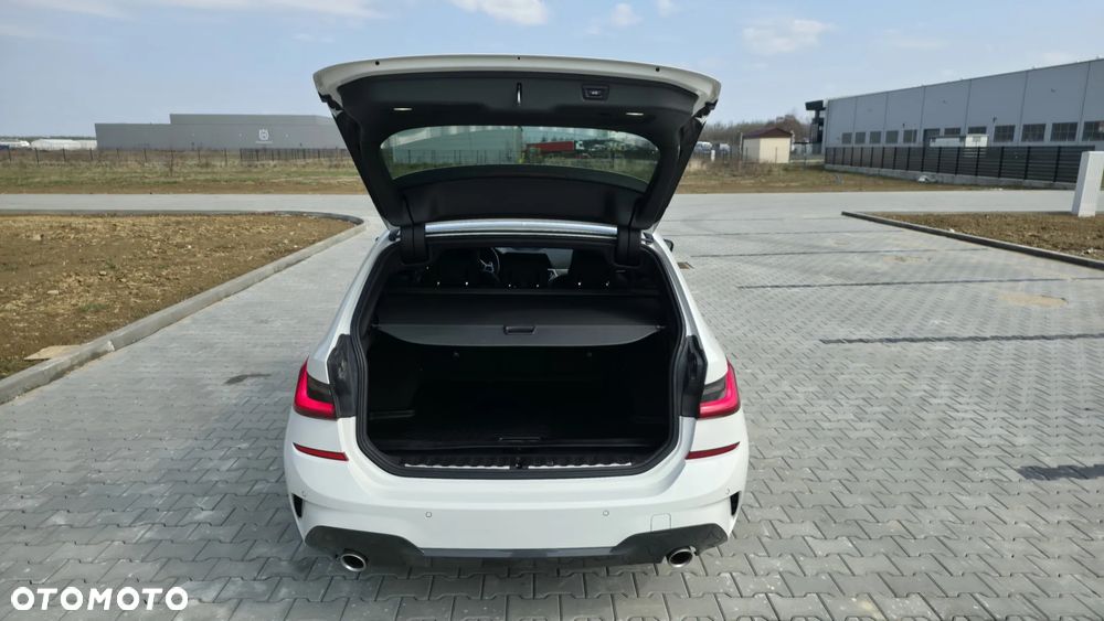 BMW Seria 3 320i Edition M Sport Shadow - 8