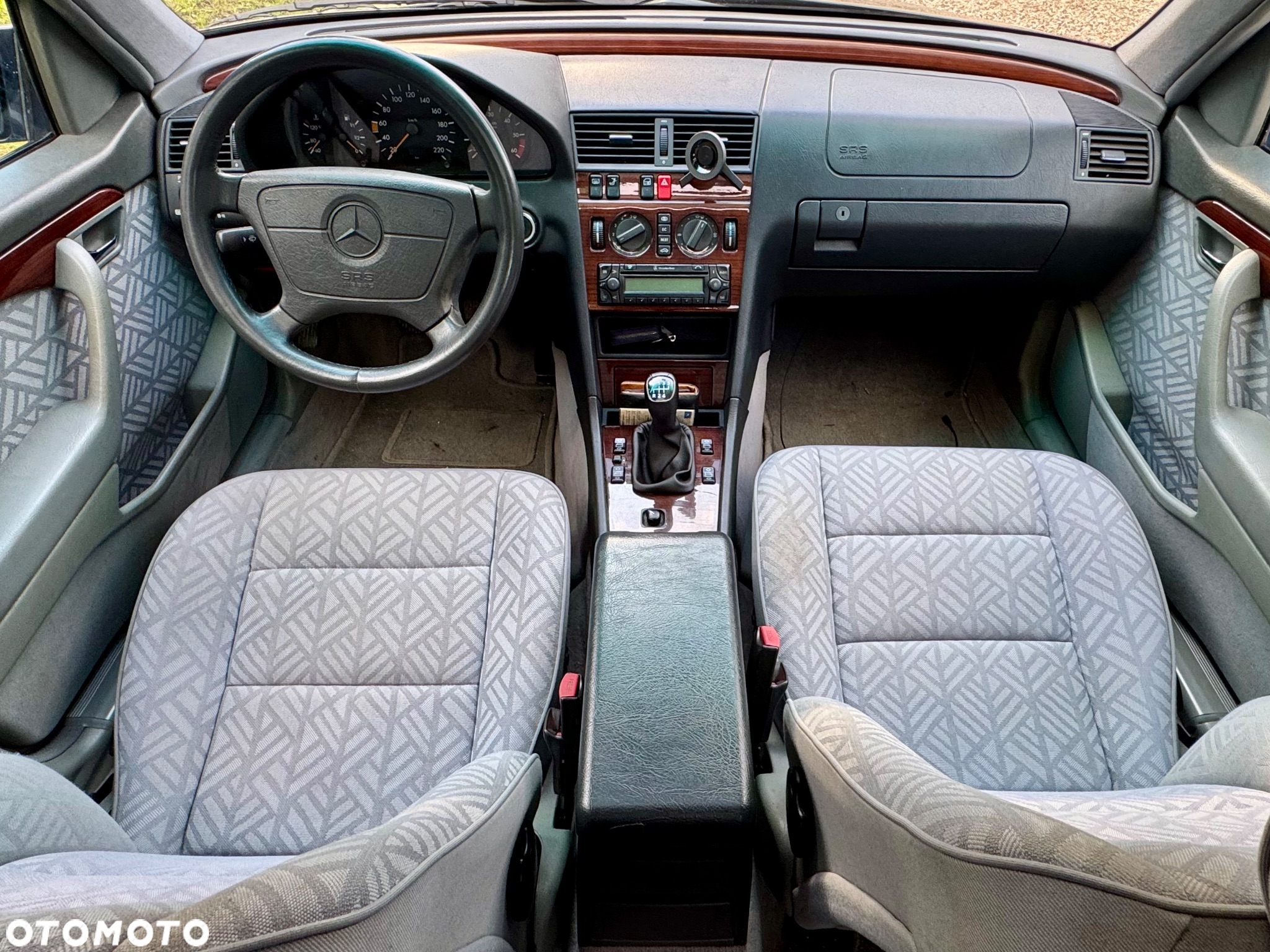 Mercedes-Benz Klasa C 250 D Elegance - 16