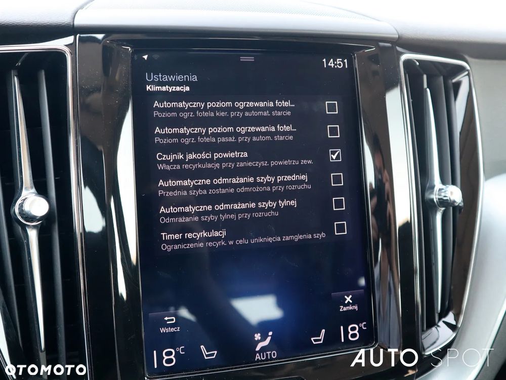 Volvo XC 60 T5 Momentum Pro - 33