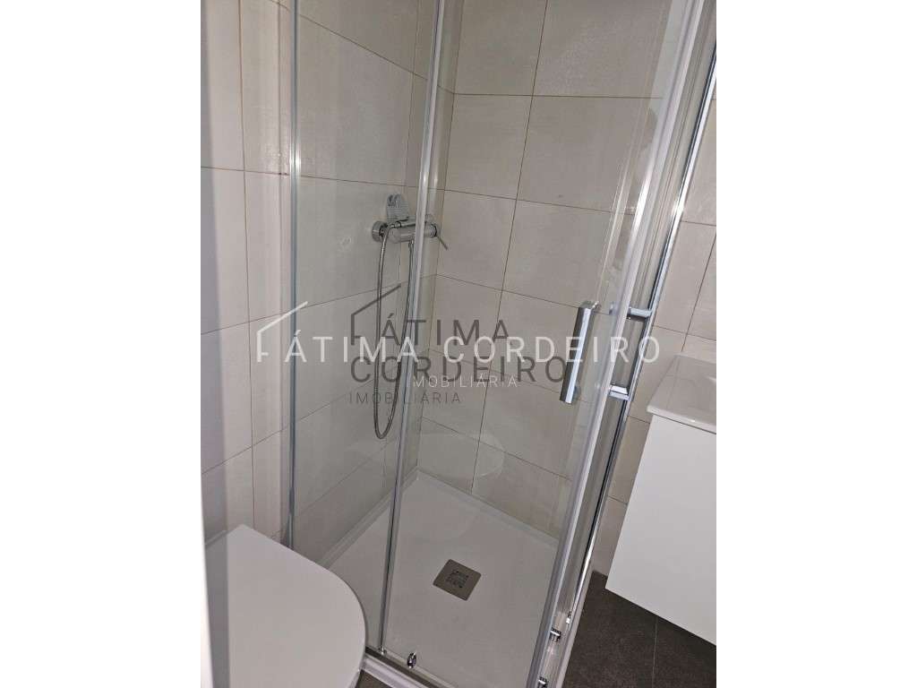 T1 com arrecadação em Fase de Construção numa das zonas mais privil... - Grande imagem: 3/8