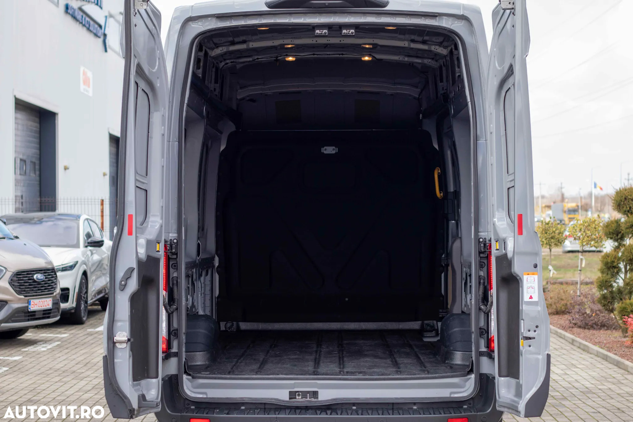 Ford E-Transit - 14