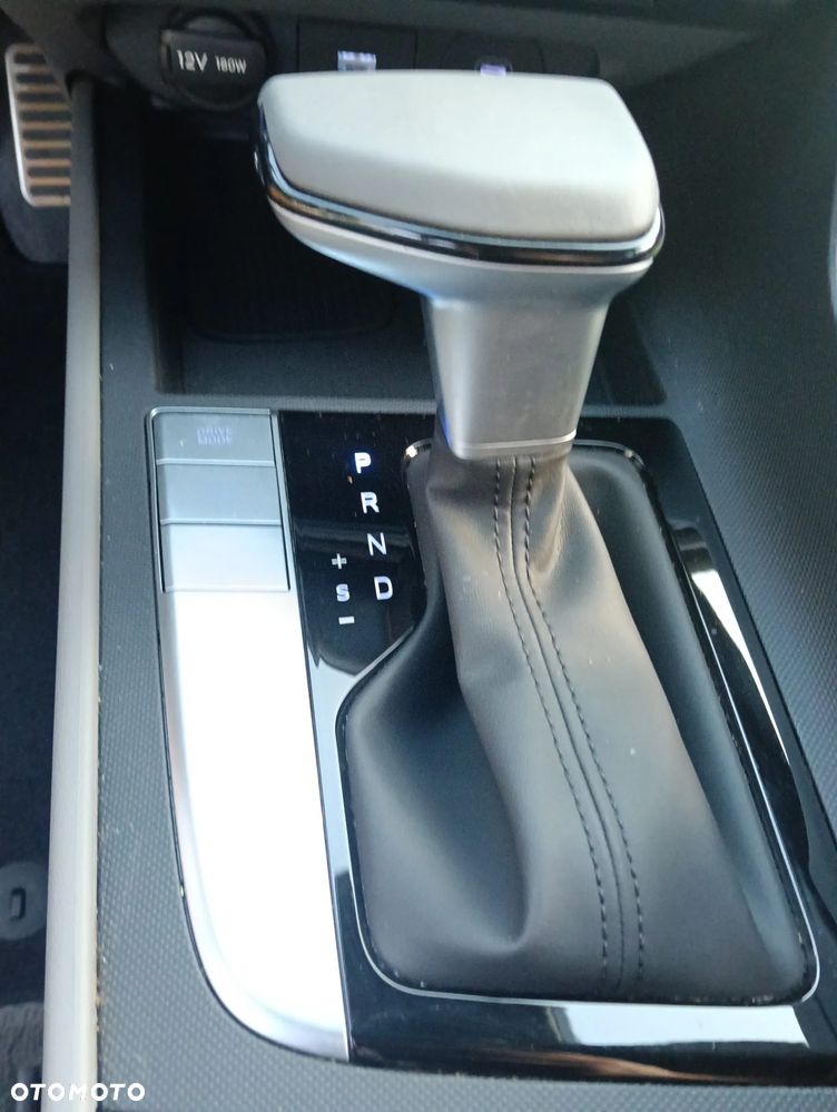 Hyundai Elantra - 11