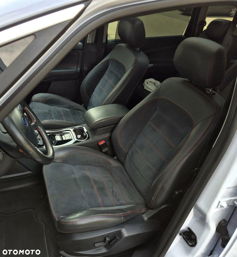 Ford S-Max - 13
