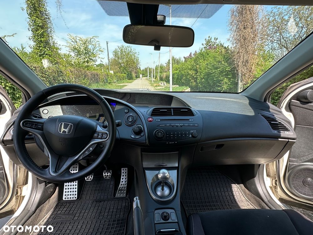 Honda Civic 1.8 Comfort - 8