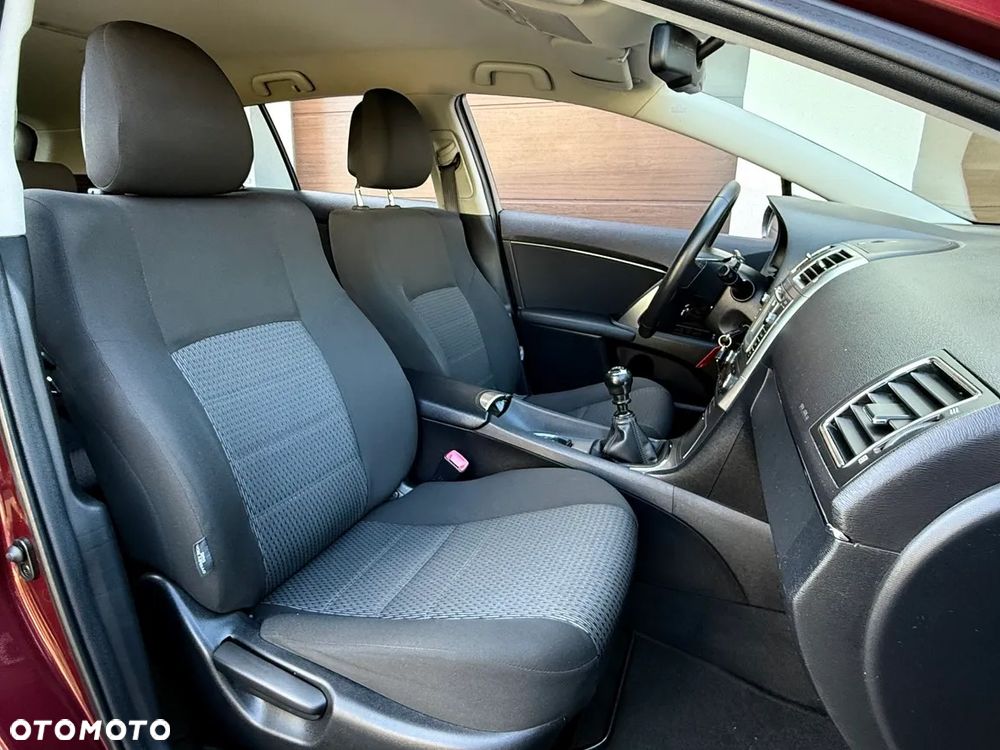 Toyota Avensis 1.8 Sol - 27
