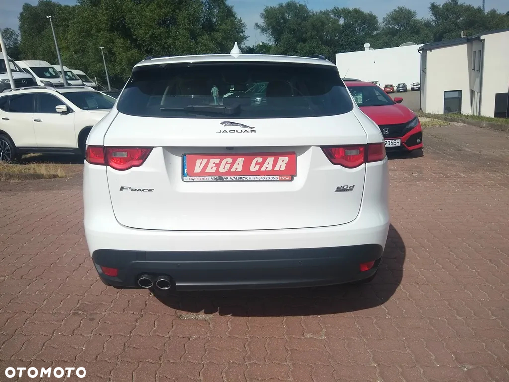 Jaguar F-Pace 2.0 i4D AWD Prestige - 25