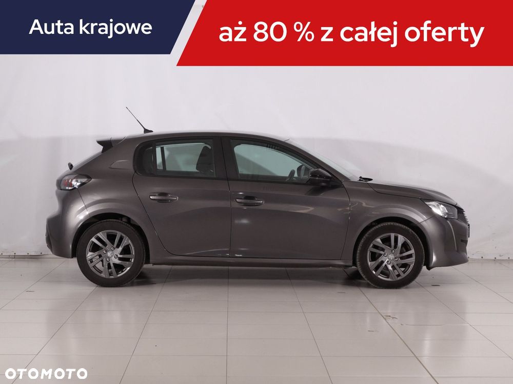 Peugeot 208 - 8