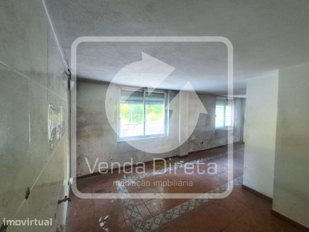 Loja/Escritório Duplex com 108 m² e Terraço no Centro do Laranjeiro... - Grande imagem: 4/17