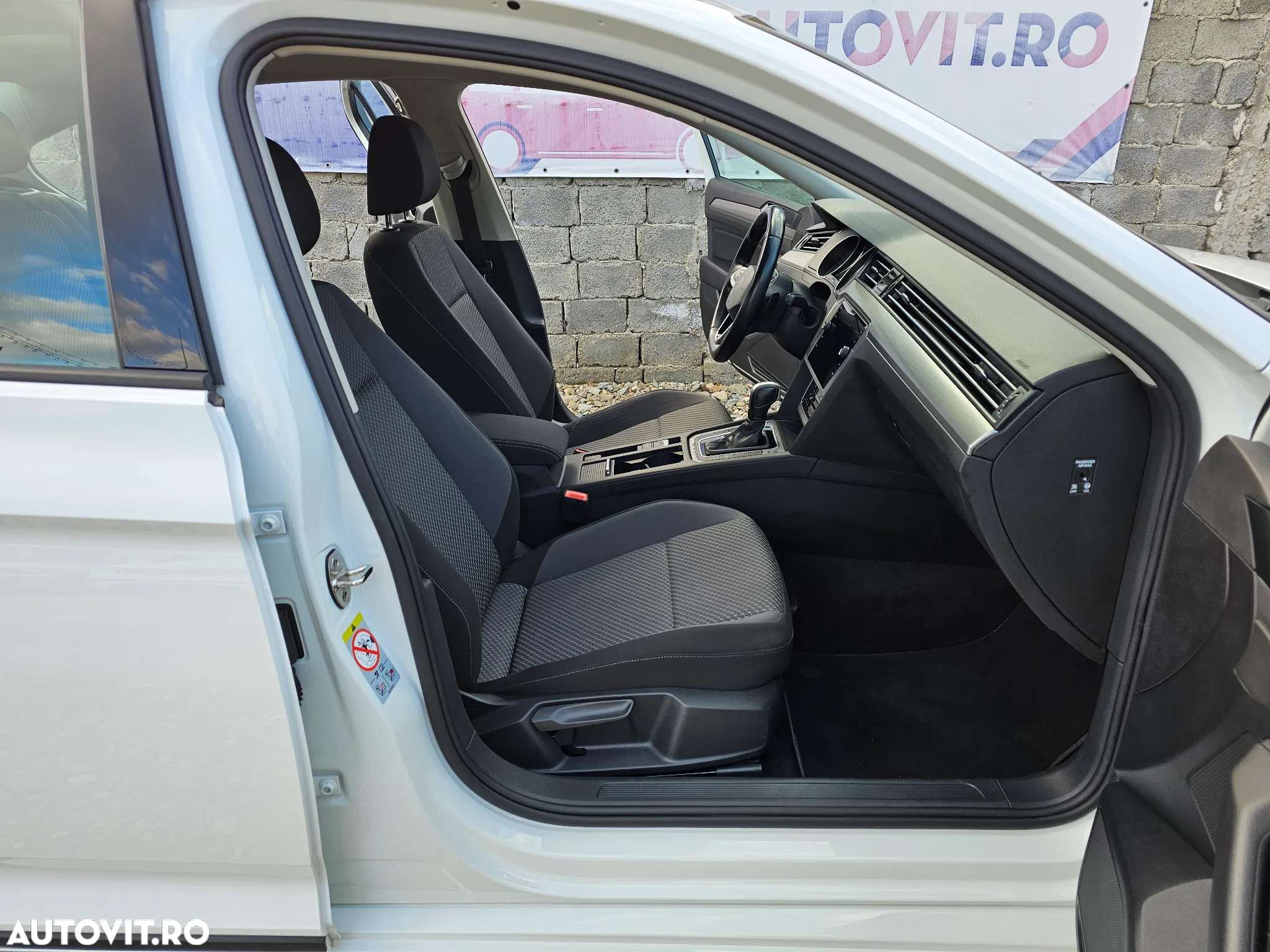 Volkswagen Passat 2.0 TDI SCR DSG - 26