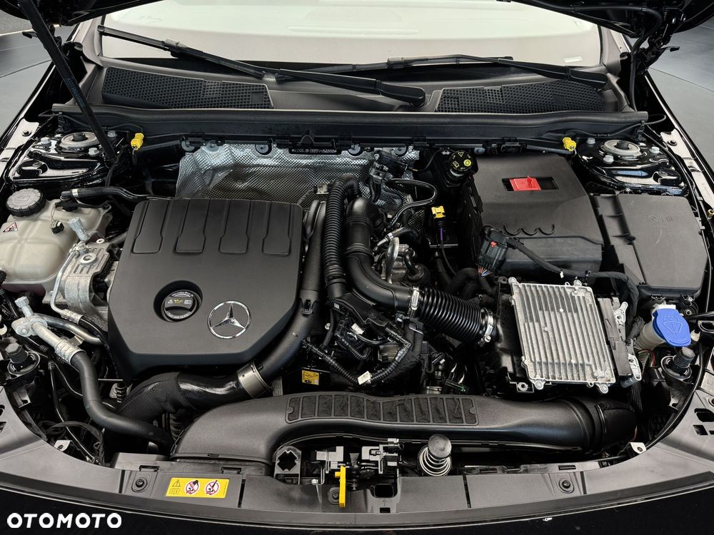Mercedes-Benz CLA 200 7G-DCT - 21