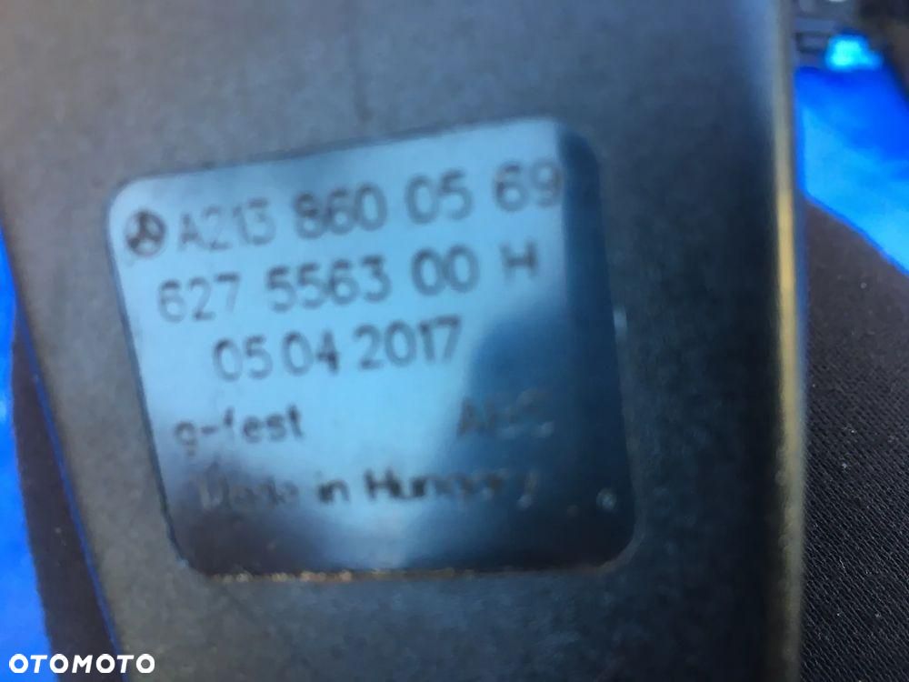 Mercedes W213 Zapinka Pasa Tył Lewa Tylna Pojedyncza A2138600569 - 2