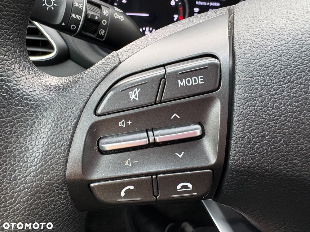 Hyundai i30 1.5 DPI Classic + - 18