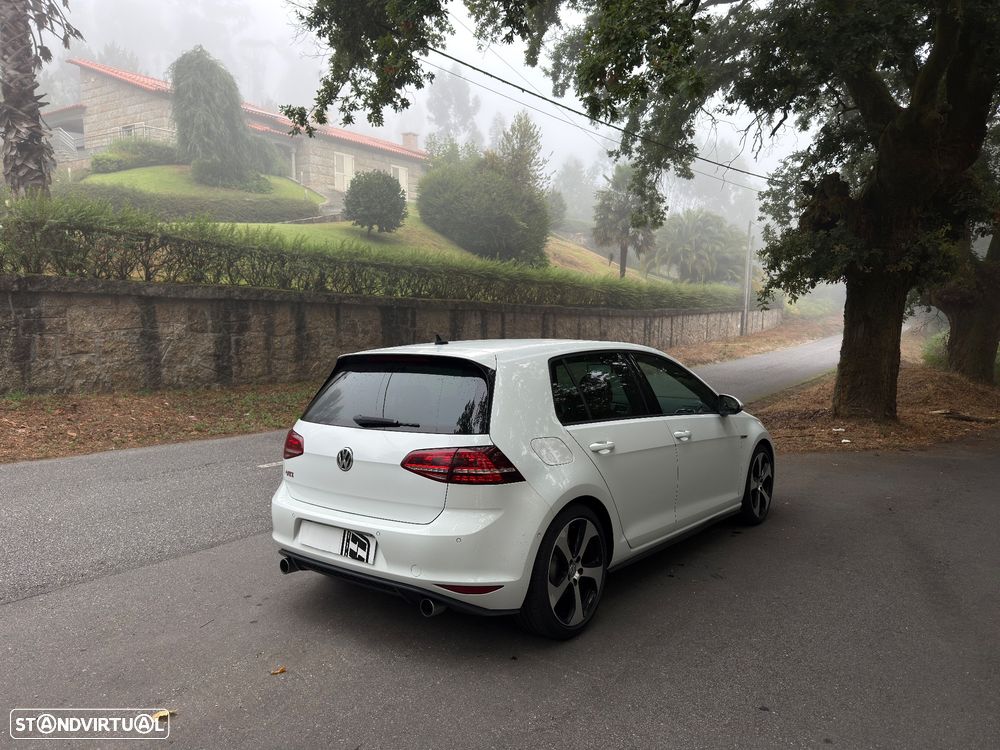 VW Golf 2.0 GTI - 37