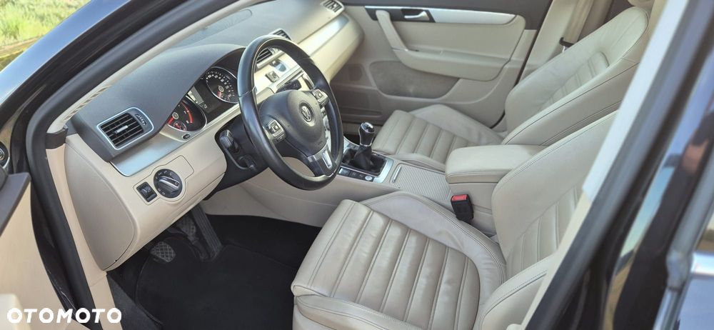 Volkswagen Passat 2.0 TSI Highline - 13