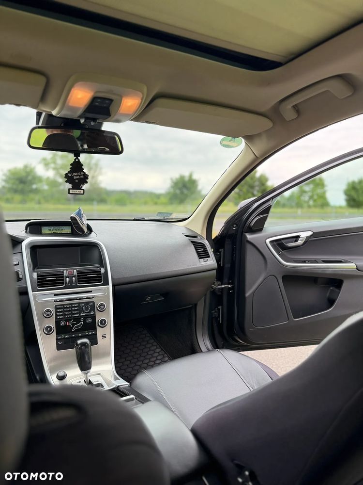 Volvo XC 60 2.4D AWD - 11