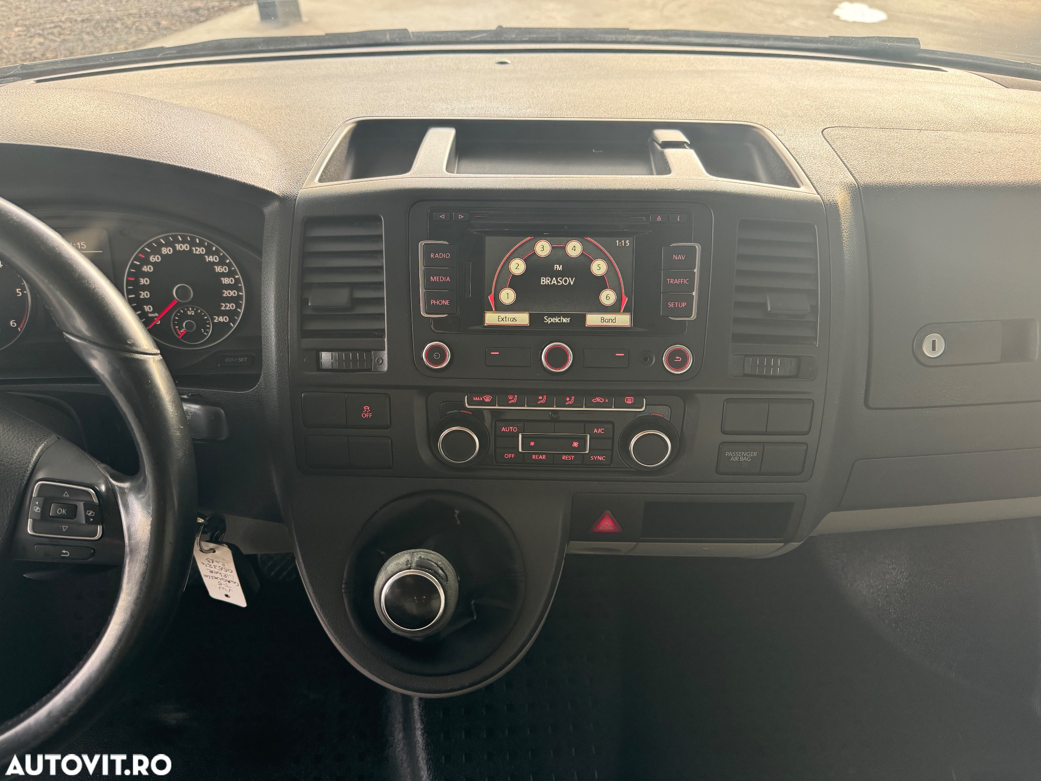 Volkswagen Caravelle - 6
