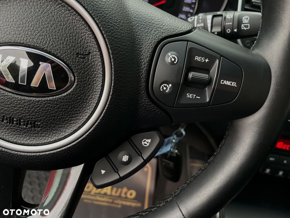 Kia Carens 1.6 GDI Attract - 24