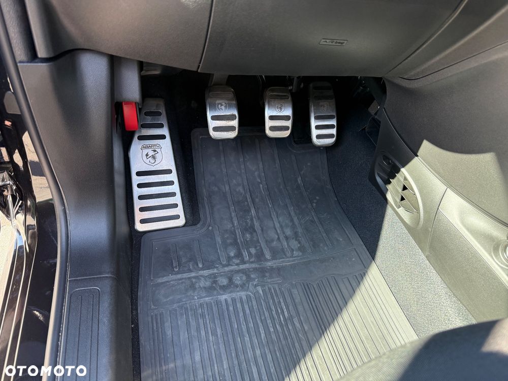 Abarth 695C 1.4 T-Jet 16v - 11