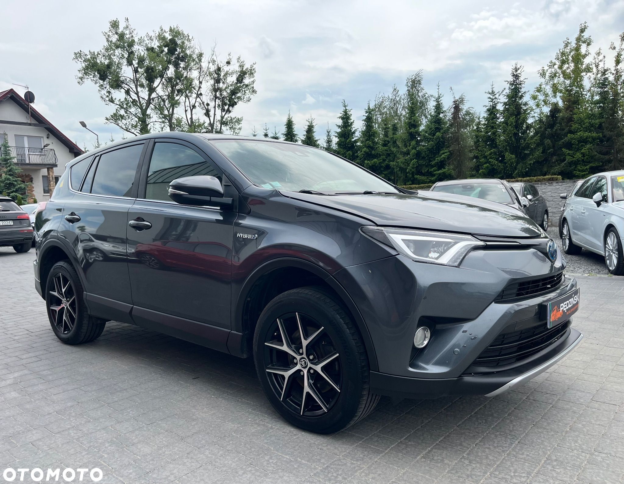 Toyota RAV4 - 1