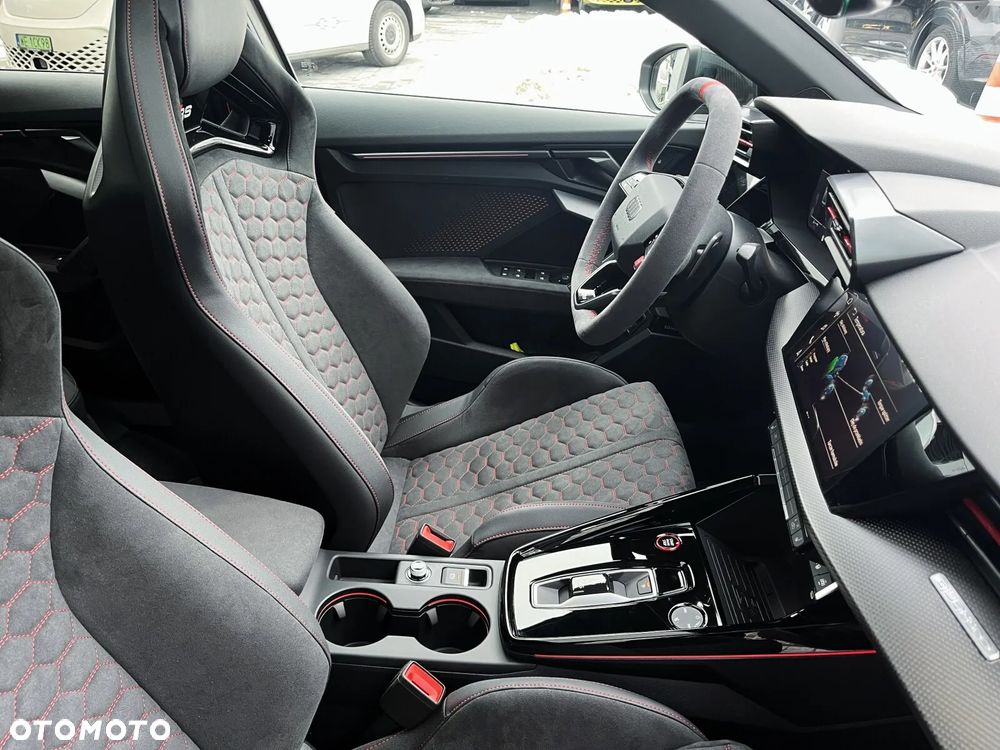 Audi RS3 Limousine - 14