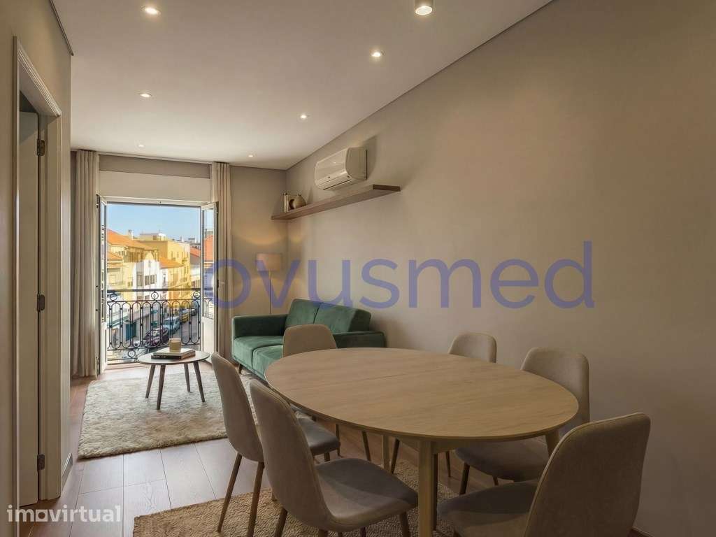 Apartamento T3 para renovar no Centro de São Bartolomeu de Messines - Grande imagem: 4/44