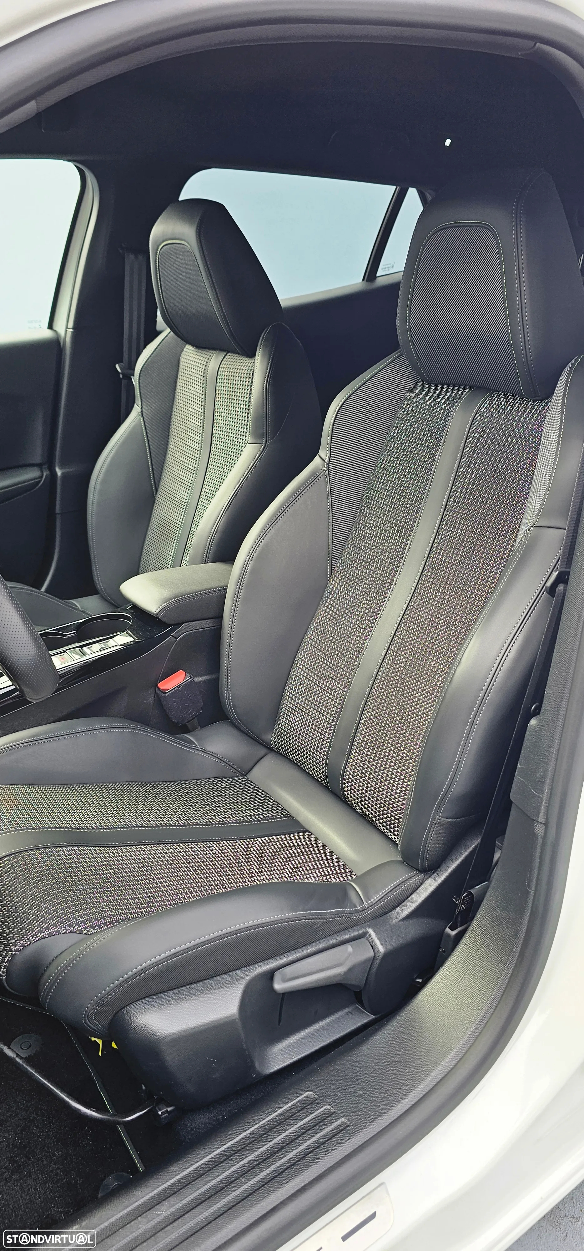 Peugeot 2008 BlueHDi 130 EAT8 GT Pack - 18