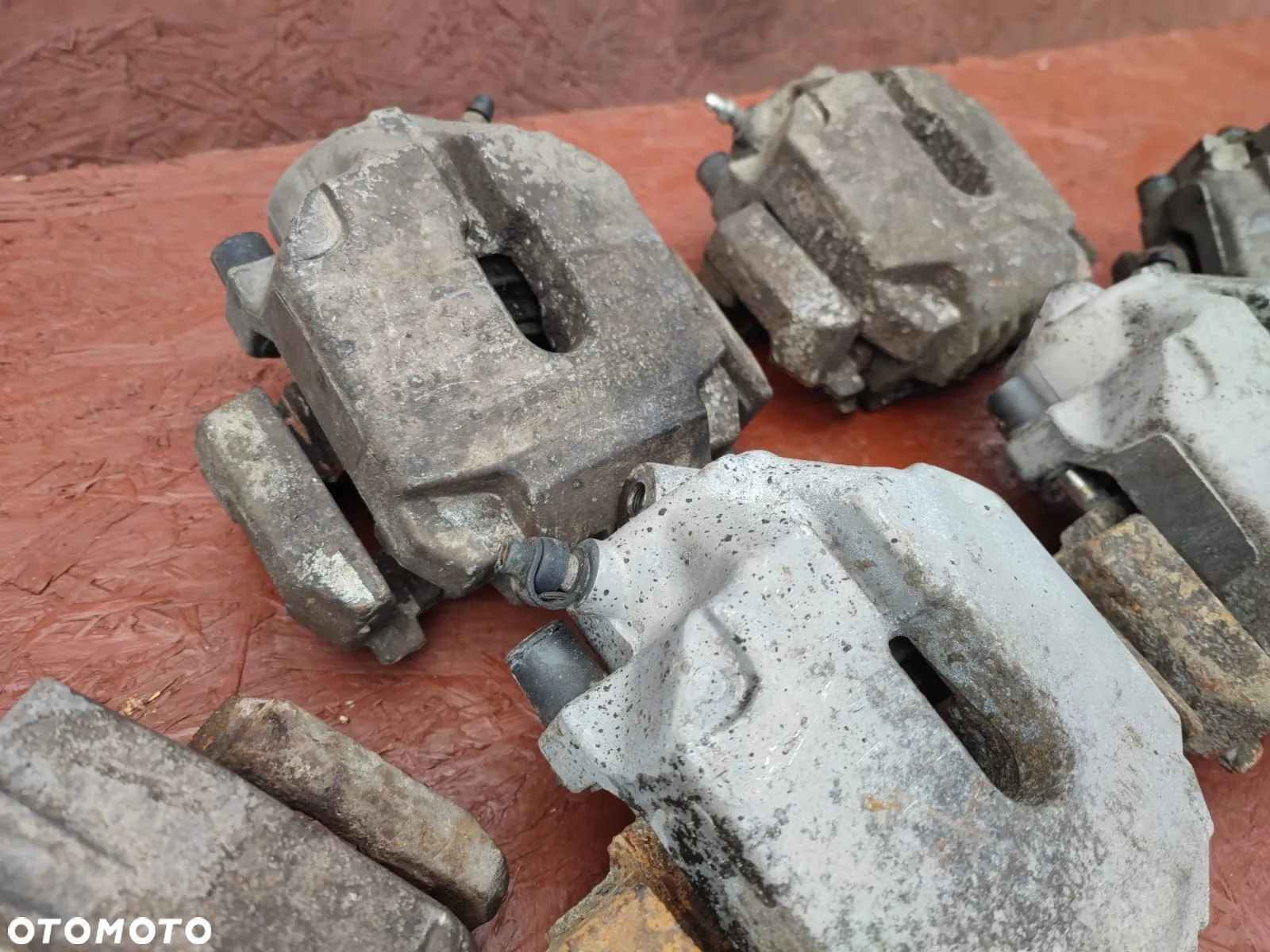BMW E60 / E60 LCI / E61 / E61 LCI / E63 / E63 LCI / E64 / E64 LCI / E65 / E66. ORYGINALNE ZACISKI HAMULCOWE + JARZMA DO SILNIKÓW GAMY M57D25 / M47D20 / M54B22 / M54B25 POD TARCZĘ HAMULCOWĄ PRZÓD 310MM / TYŁ 320MM. O NR: 6 753 659 / 6 753 660 / 6 765 909 / 6 765 910 OEM. SPRAWNE W 100%. - 17