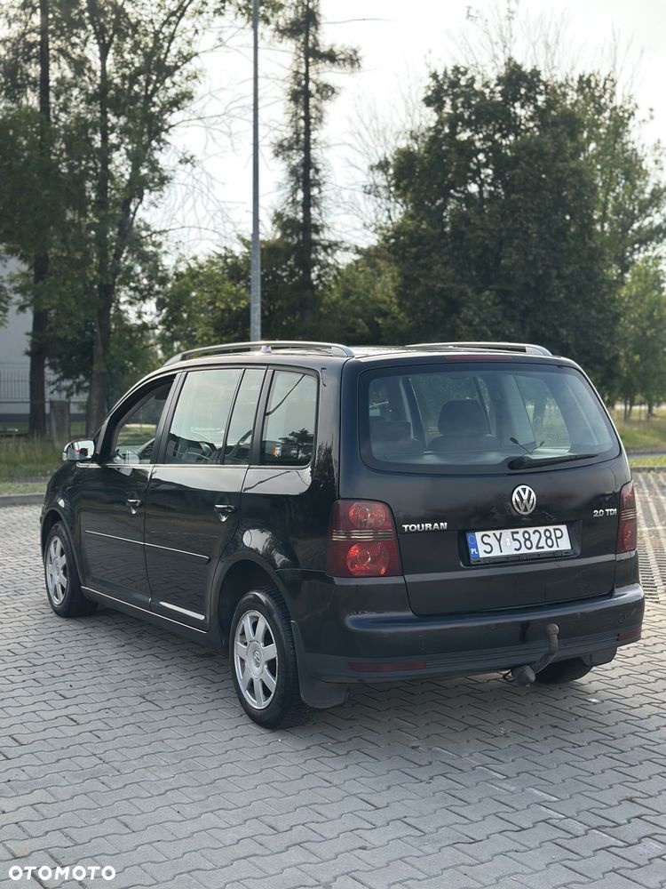 Volkswagen Touran - 5