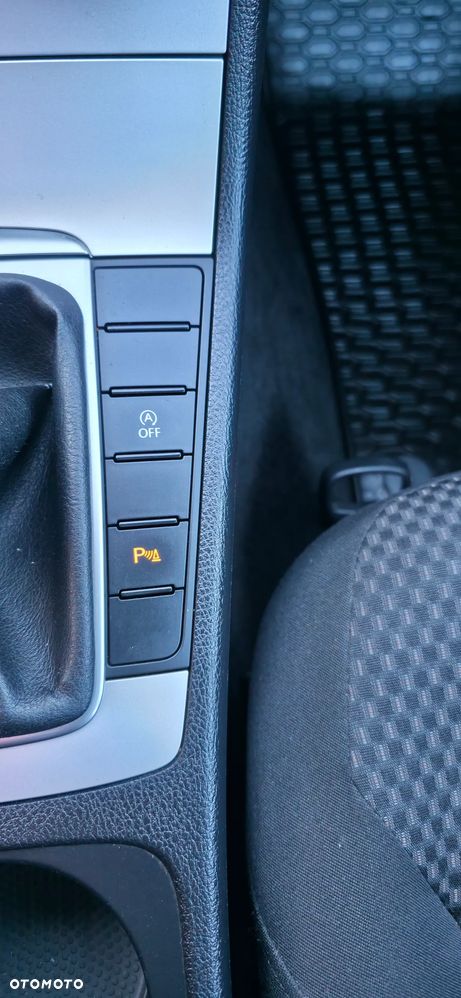 Volkswagen Passat - 11