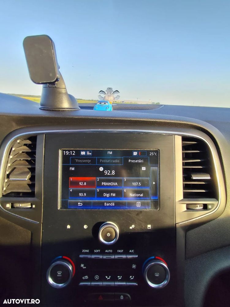 Renault Megane TCe Zen - 7