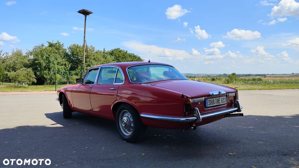 Jaguar XJ - 19