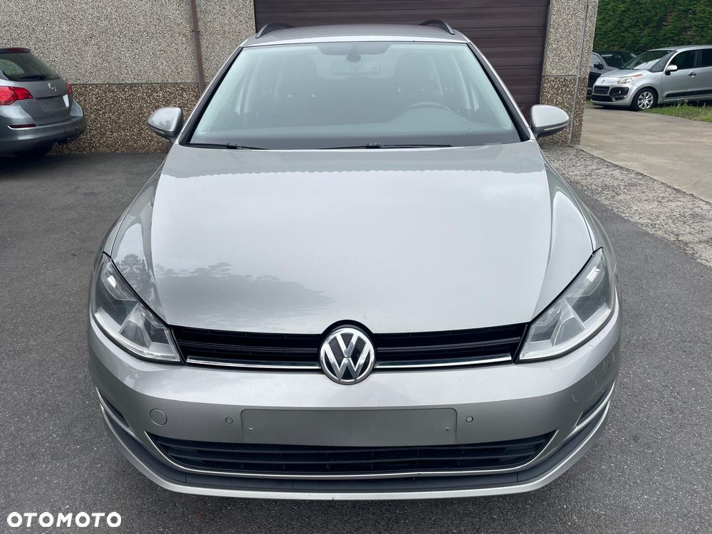 Volkswagen Golf - 6