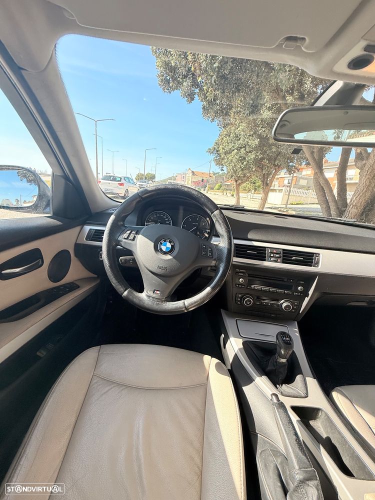 BMW 320 d Line Sport - 22