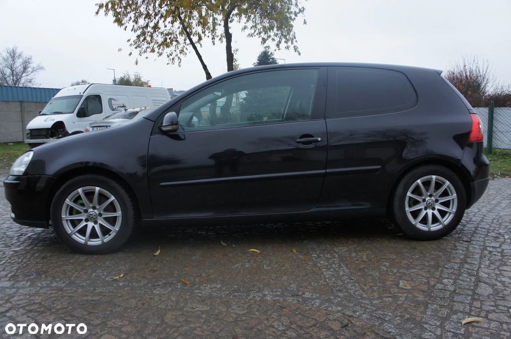 Volkswagen Golf 1.6 FSI Comfortline - 5